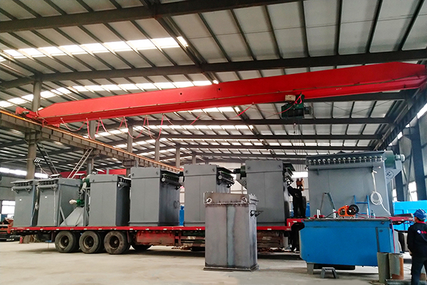 郑州朴华科技脉冲袋式除尘器装车中